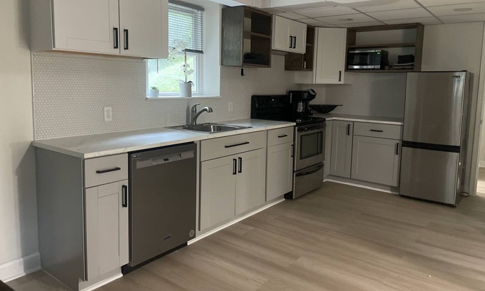 Lynchburg Apartamento | Beautiful Basement Apartment in Quiet Neighborhood