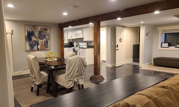Mississippi District Apartamento | Beautiful basement Studio, Mississippi neighborhood