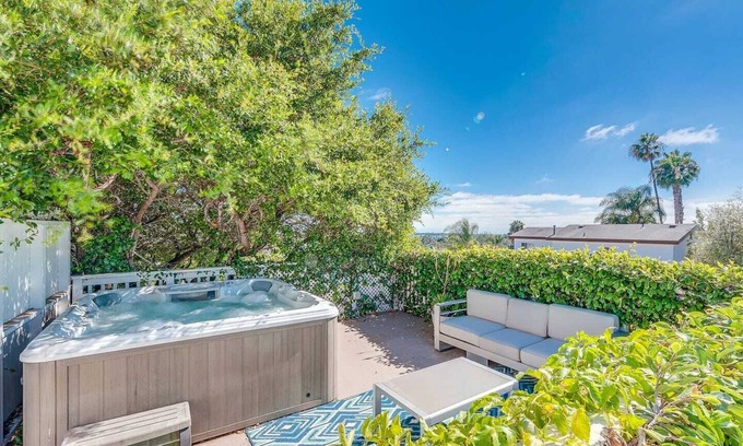 Bay Park Cabaña | Beautiful Bay Park Cottage near everything