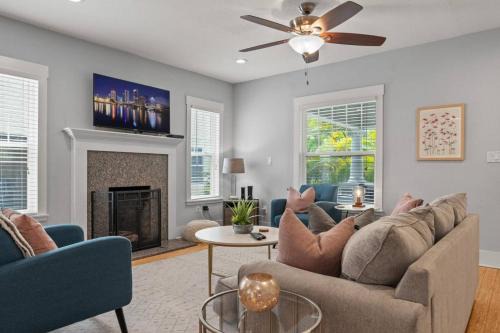 Palma Ceia Casa | Beautiful Bay to Bay Sanctuary Charming South Tampa Craftsman Home Near Bayshore