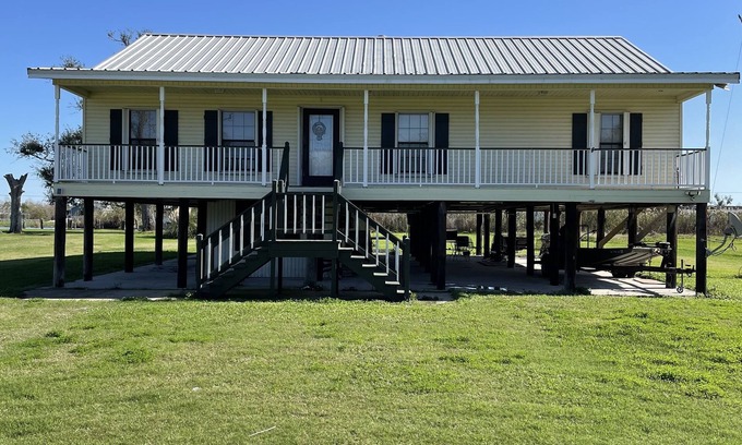 Dulac Casa | Beautiful Bayouside