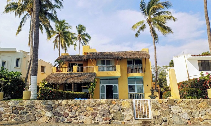 Manzanillo Casa | HERMOSA CASA A PIE DE PLAYA