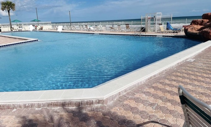 Lenox Park Condominio | Beautiful Beachfront Resort Condo