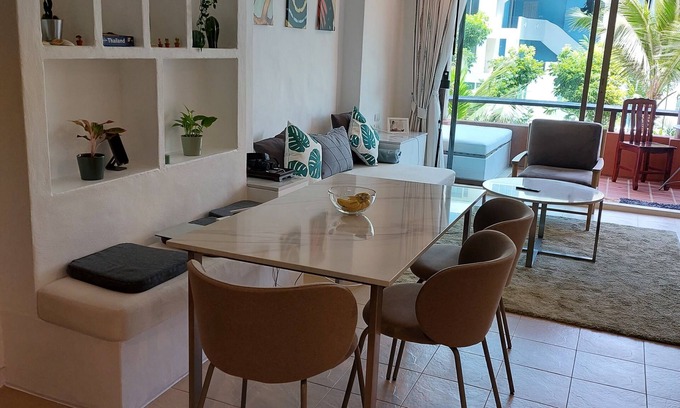 Khao Tao Condominio | Beautiful Beachfront Condo in Khaotao 2-BR, WiFi, 55" TV New Renovated