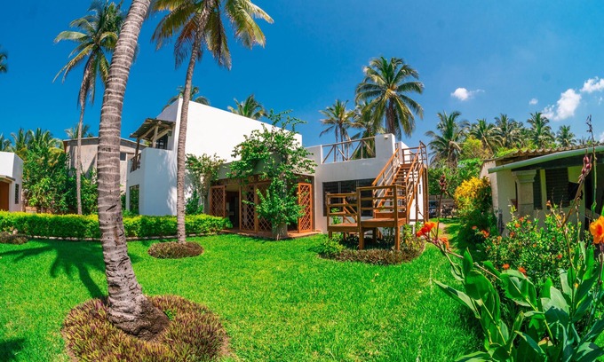 Acajutla Casa | Beautiful Beachfront house, ideal for big families