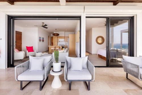 Cerritos Apartamento | Beautiful Beachfront Condo, Five-Star Amenities