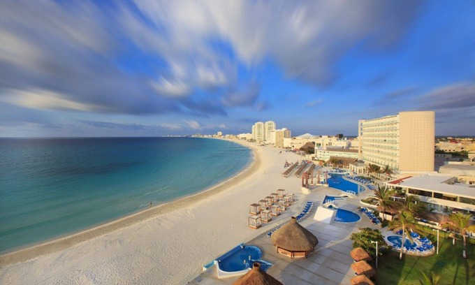Punta Cancún Complejo | Hermoso Beachside Resort en Cancún (3 habitaciones conectadas)