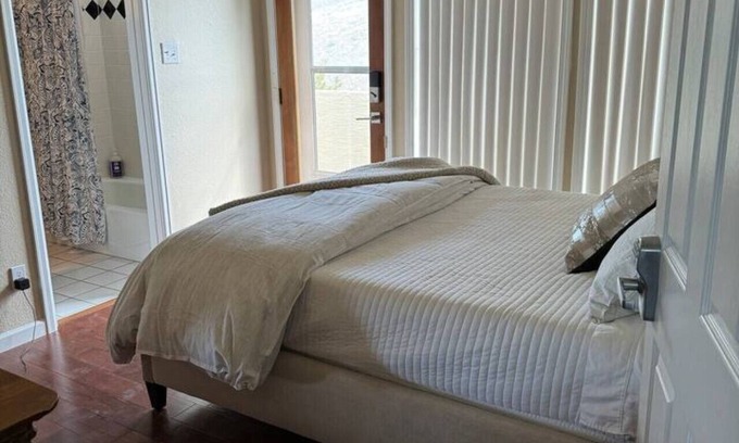 Fruita Casa | Beautiful bedroom with bath