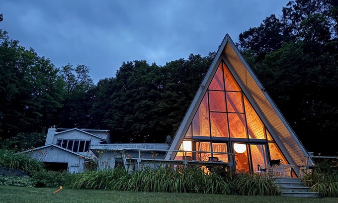 Luck Casa | Beautiful Bone Lake A-Frame