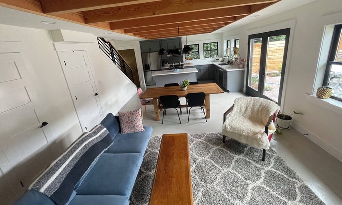 Green Lake Cabaña | Beautiful brand new Craftsman Cottage in the heart of Green Lake!