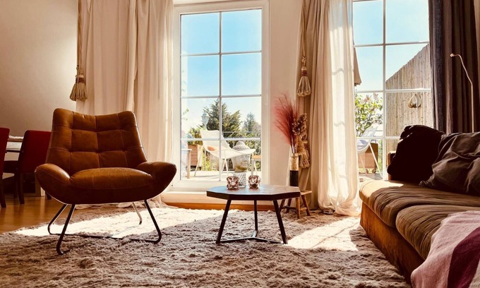 Refrath Apartamento | Beautiful bright terrace apartment at the forest 15 min in cologne.