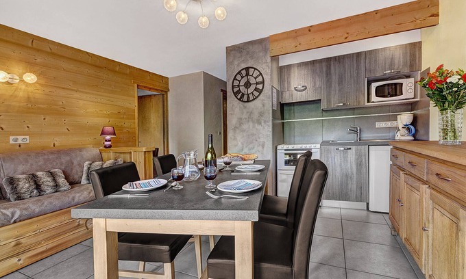 Le Chinaillon Chalet De Esquí | 2p4-Chalet-Apartamento-Vista a la Montana-Baño con bañera