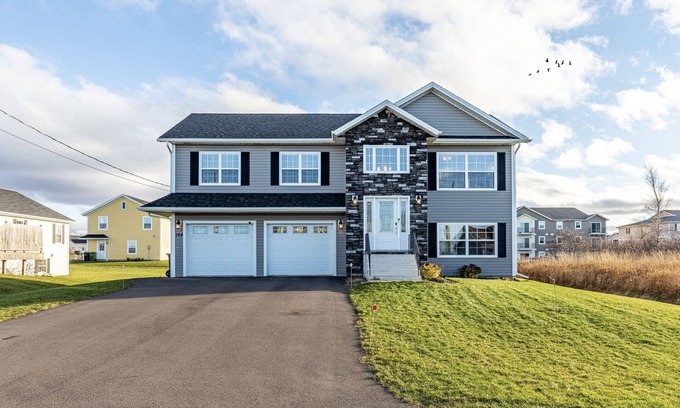 Stratford Casa | ⭐️Beautiful Bright House 5 Mins From Downtown ⭐️