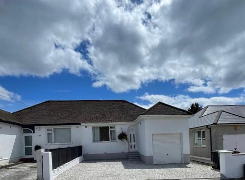 Plymouth Casa | Beautiful Bungalow