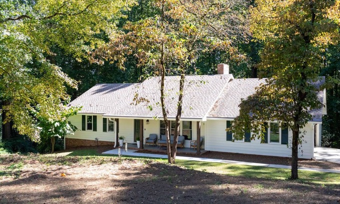 Alpharetta Casa | BUNGALOW HERMOSO - CAMINO CORTO A DT ALPHARETTA 3BR / 2BR