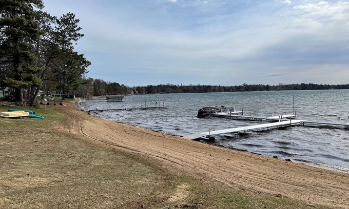 McGregor Cabina | Beautiful Cabin at Round Lake Resort - Brown Cabin