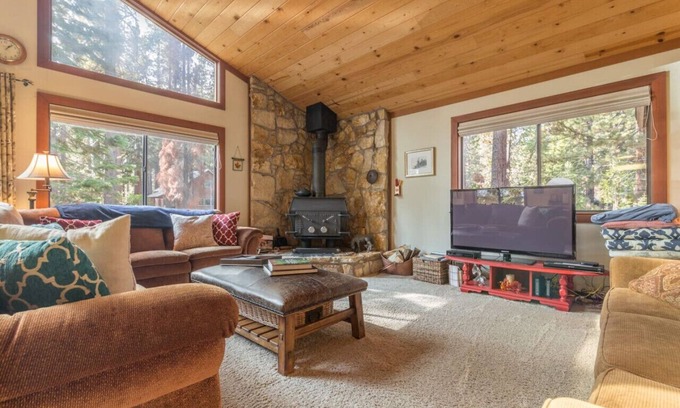Tahoe Vista Cabina | Beautiful Cabin In Tahoe Vista!