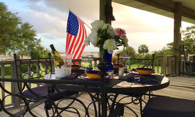 Lake Charles Casa | Hermosa casa en el antiguo asentamiento con vistas al gran lago