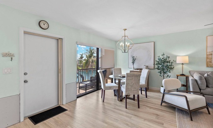 Shell Harbor Condominio | Beautiful Canal Front Tennisplace C32 Condo close to everything! NEW!