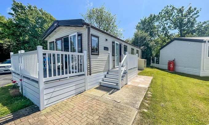 Saxmundham Casa | Beautiful caravan with decking at Carlton Meres Holiday Park, Suffolk ref 60022M