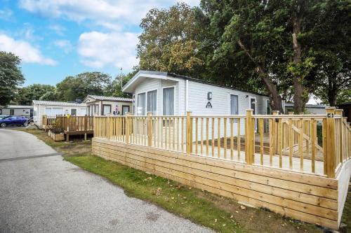 Corton Otro | Beautiful Caravan With Decking At Azure Seas In Suffolk, Sleeps 6 Ref 32004Az
