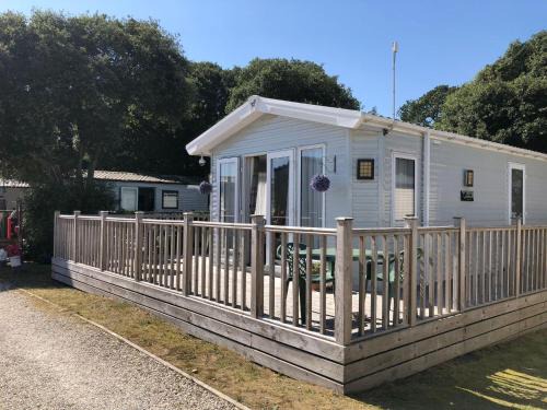 Corton Otro | Beautiful Caravan With Decking At Azure Seas Ref 32060Az