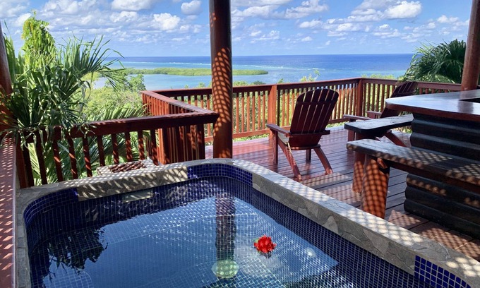 Politilly Bight Casa | Hermosa casa de estilo caribeño en la cima de una colina con vistas al mar turquesa cerca de la playa