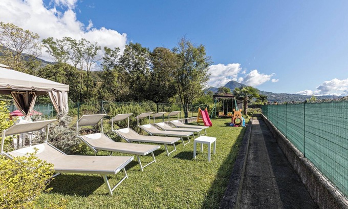 San Martino Casa | Casa Vacanza Elena, con vistas a la montaña, jardín, balcón y Wi-Fi; admite mascotas