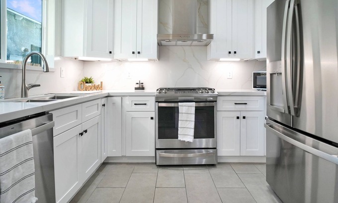 Baldwin Park Casa | Beautiful & Centrally Located close to everything 3- bedroom home, AC, WiFi