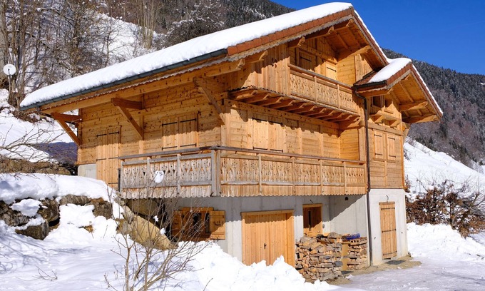 Le Reposoir Chalet De Esquí | Hermoso Chalet en el corazón del pueblo de Reposoir