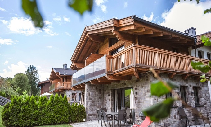 Leogang Chalet De Esquí | Beautiful chalet with private sauna and views