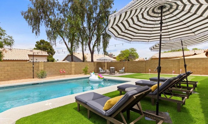 Chandler Casa | Beautiful Chandler Escape with Putting Green and Pool!