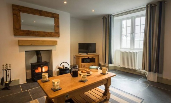 Bishops Tawton Cabaña | Beautiful Character Cottage in charming village