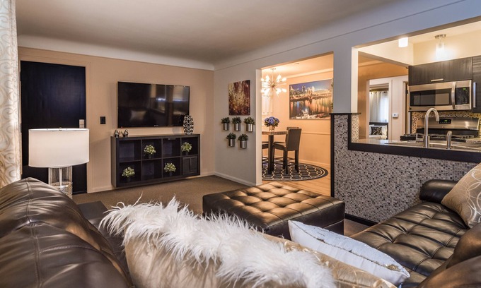 Deer Park Apartamento | ¡HERMOSA! ¡Los apartamentos de estancia prolongada favoritos de Cincinnati!
