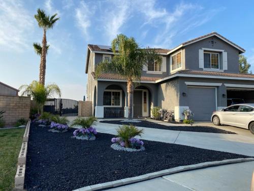 Sun City Casa | Beautiful City Lights and Mountain Views