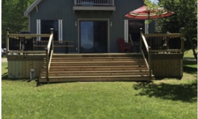 Petoskey Cabina | Cabaña recientemente remodelada en Crooked Lake- Sleeps 8