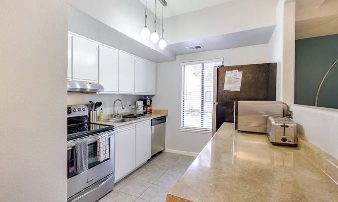 North San Jose Condominio | Hermoso, limpio y privado condominio en San Jose