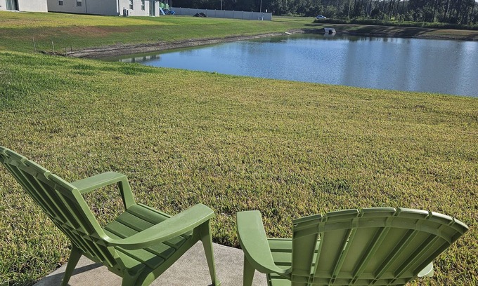 Plant City Casa | Beautiful, clean, NEW BUILD 4 bedroom home w/ pond view near Tampa/Orlando