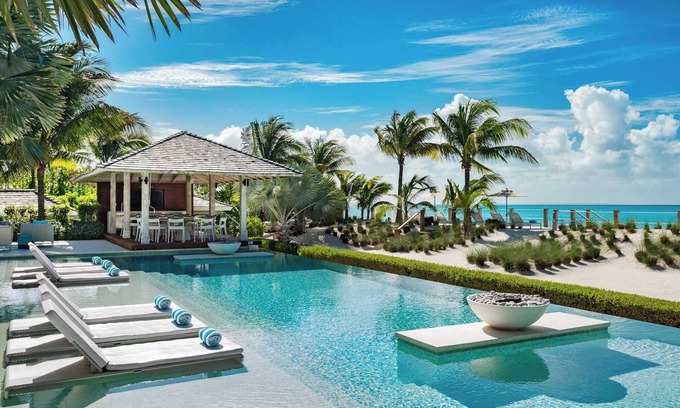 Leeward Settlement Villa | Hermosa villa de estilo contemporáneo en la playa