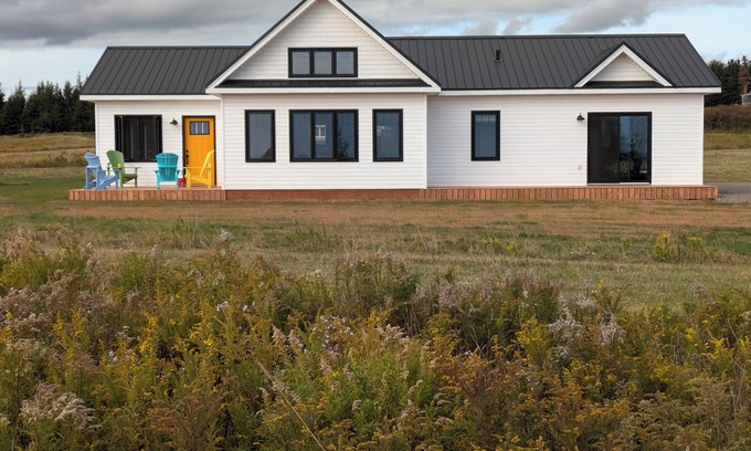 Little Pond Cabaña | Beautiful Coastal Beach House. New build close to golf, beaches and camping.