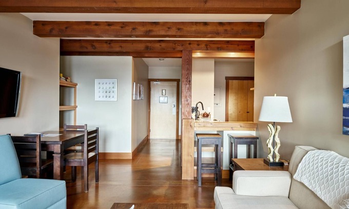 Ucluelet Apartamento | Whisky Landing-Precioso condominio ubicado en el coraz��n de Ucluelet, al lado del acuario Ucluelet. Capacidad para 4