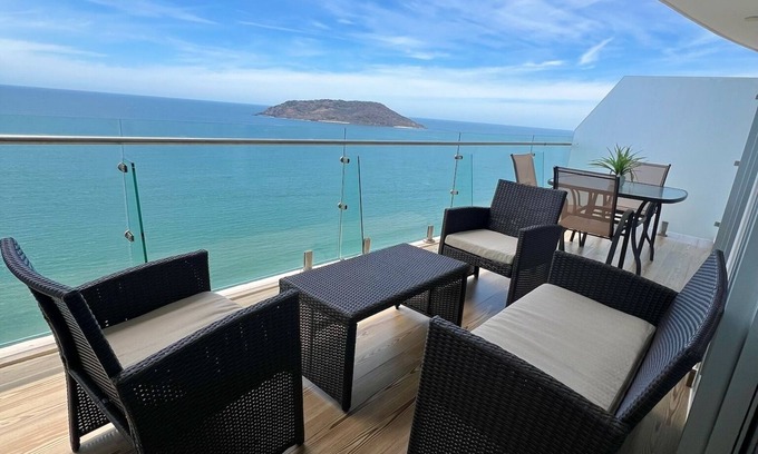 Las Gaviotas Apartamento | Hermoso Condominio en Camino al mar , a pie de playa para 6 personas