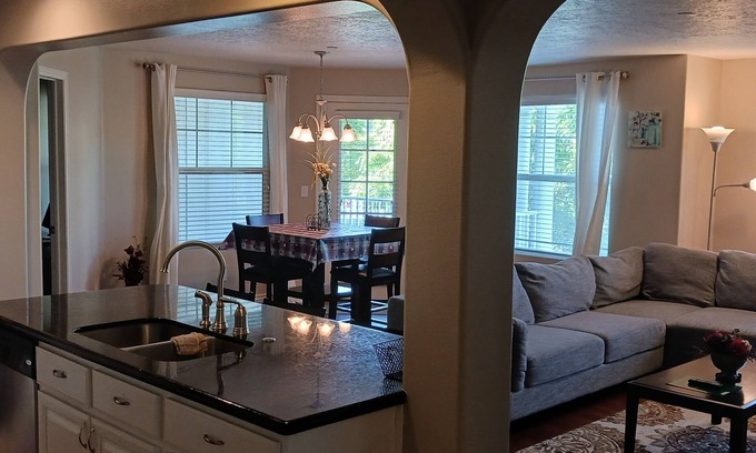Daybreak Condominio | Beautiful Condo in South Jordan Utah