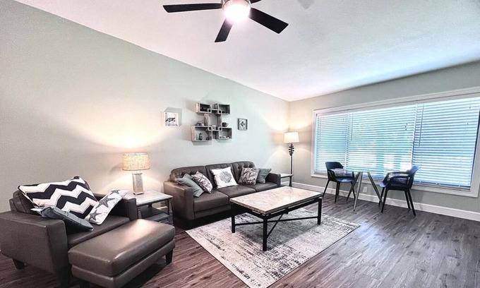 Palm Harbor Condominio | Beautiful Condo on Tarpon Woods Golf Course