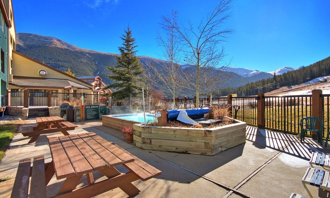 East Village at Copper Condominio | Beautiful Condo, Ski Out Your Back Door - FP202 by RedAwning