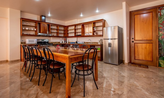 Naranjos Agrios Condominio | HERMOSO CONDO SUITE 3B / 2B EN EL LAGO ARENAL