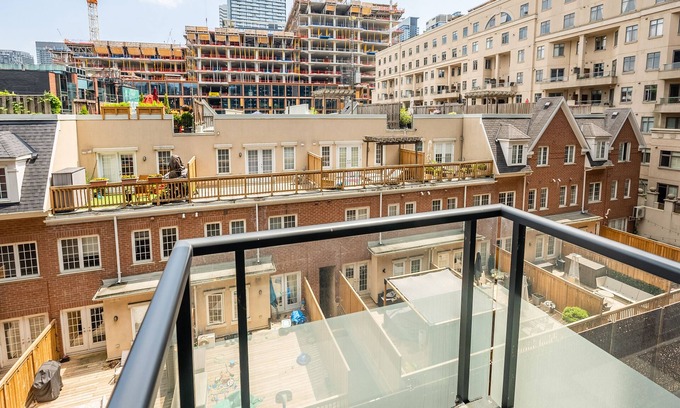 Wellington Place Hotel | Beautiful Condos In Heart of Downtown