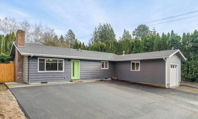 Cedar Mill Casa | Beautiful convenient 3-bedroom home