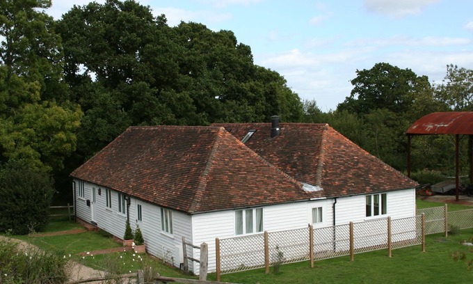 Ewhurst Green Casa | HERMOSO GRANERO CONVERTIDO EN ÁREA DE BELLEZA NATURAL DESTACADA