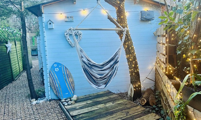Felpham Cabina | Beautiful Cosy Garden Cabin, 5min Walk to Beach